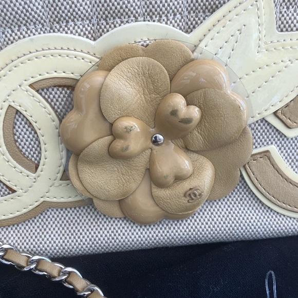 CHANEL - Picture 3 of 7